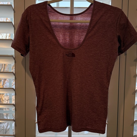 The North Face Women's Short Sleeve Tee with Scoop Back - Picture 5 of 5